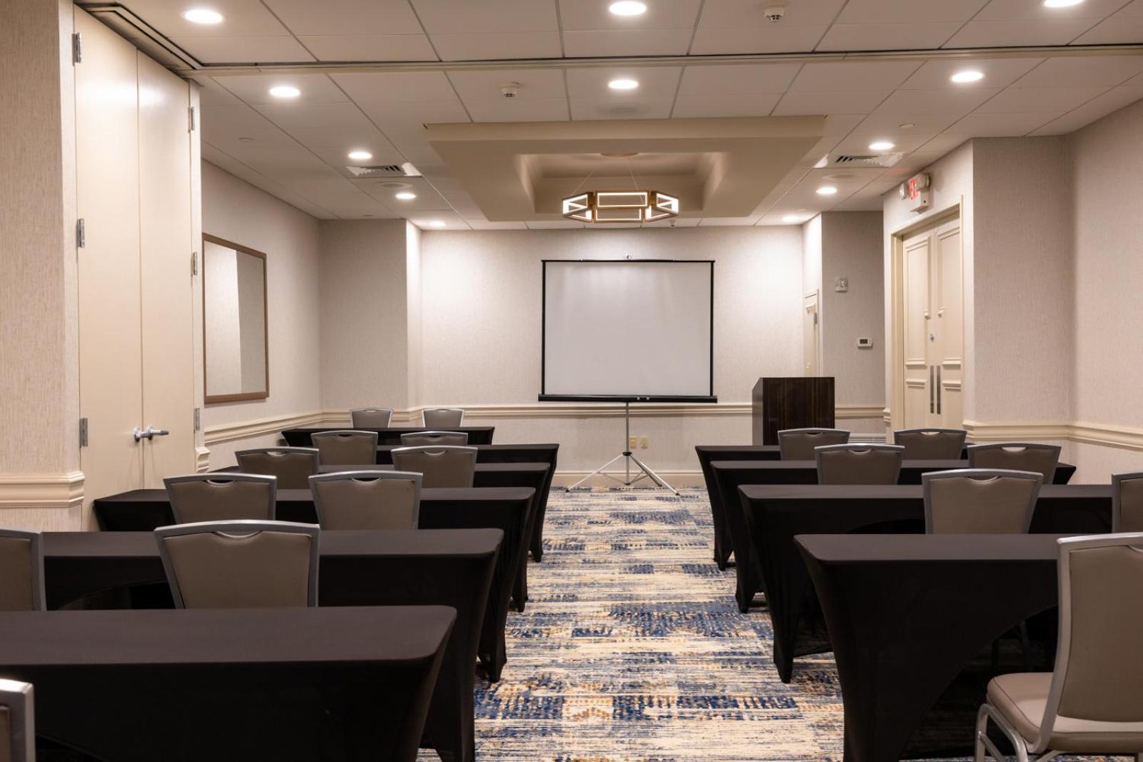 Doubletree By Hilton Tinton Falls-Итонтаун Экстерьер фото